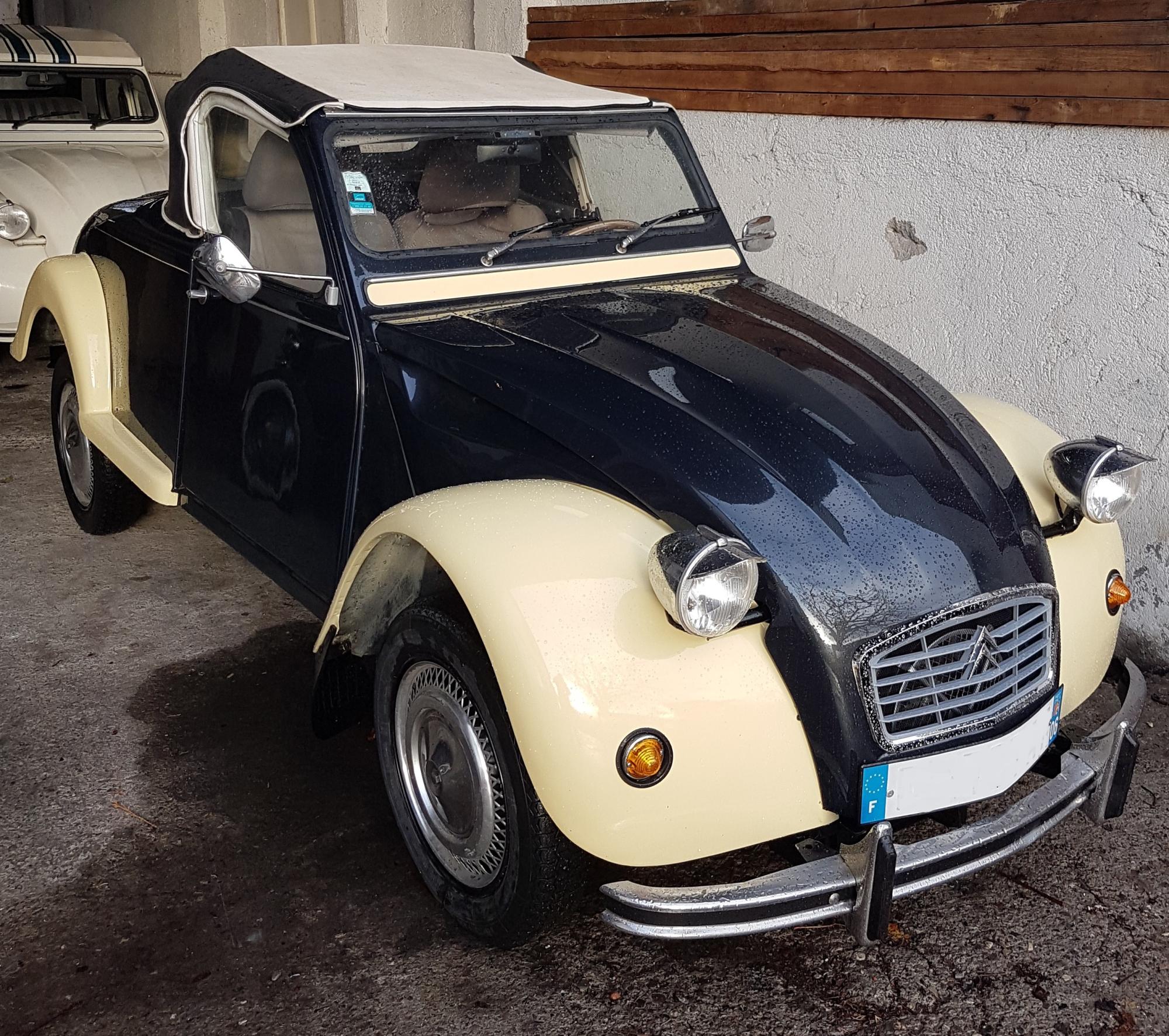 2CV CABRIOLET AVEC CAPOTE